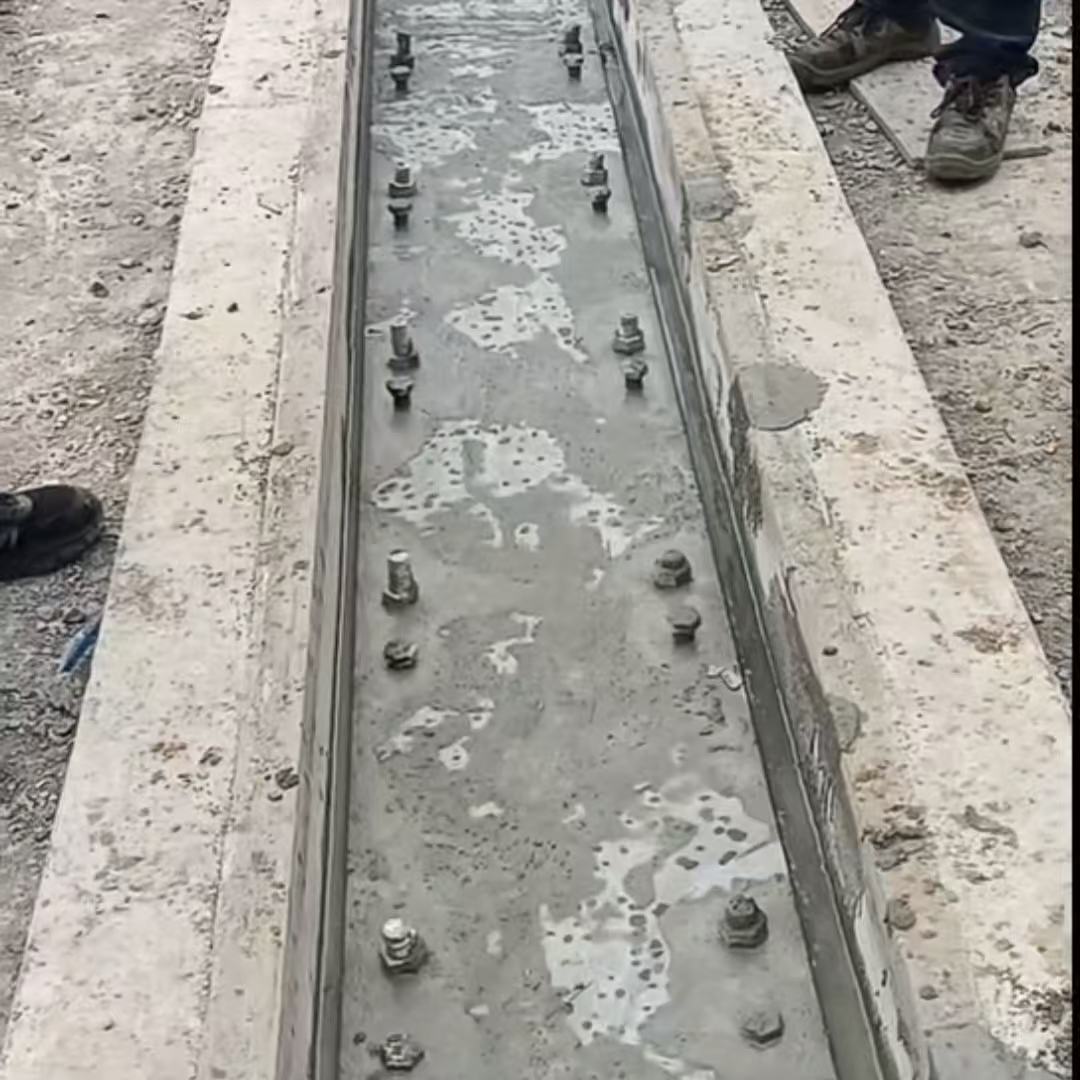 港南港口码头起重机龙门吊重型机械设备稳固用早强快凝轨道胶泥